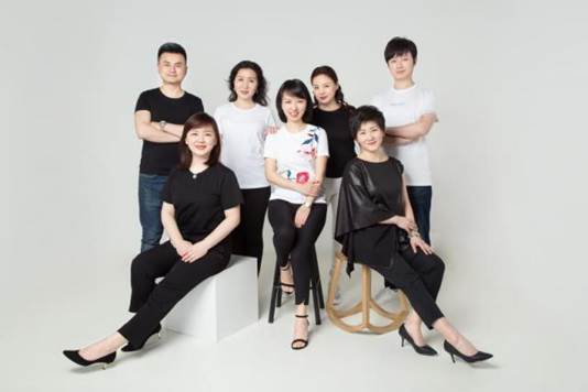 《交响音乐赏析》混合式课程团队照片(西安交通大学曹耿献)